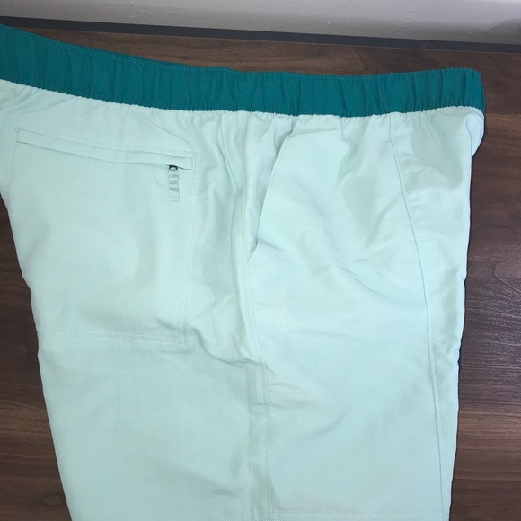 The North Face Men's V-Type Swimsuit Size XL - Picture 4 of 9